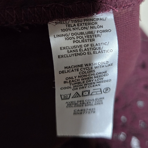 Burgundy Ann Taylor blouse - Picture 9 of 9